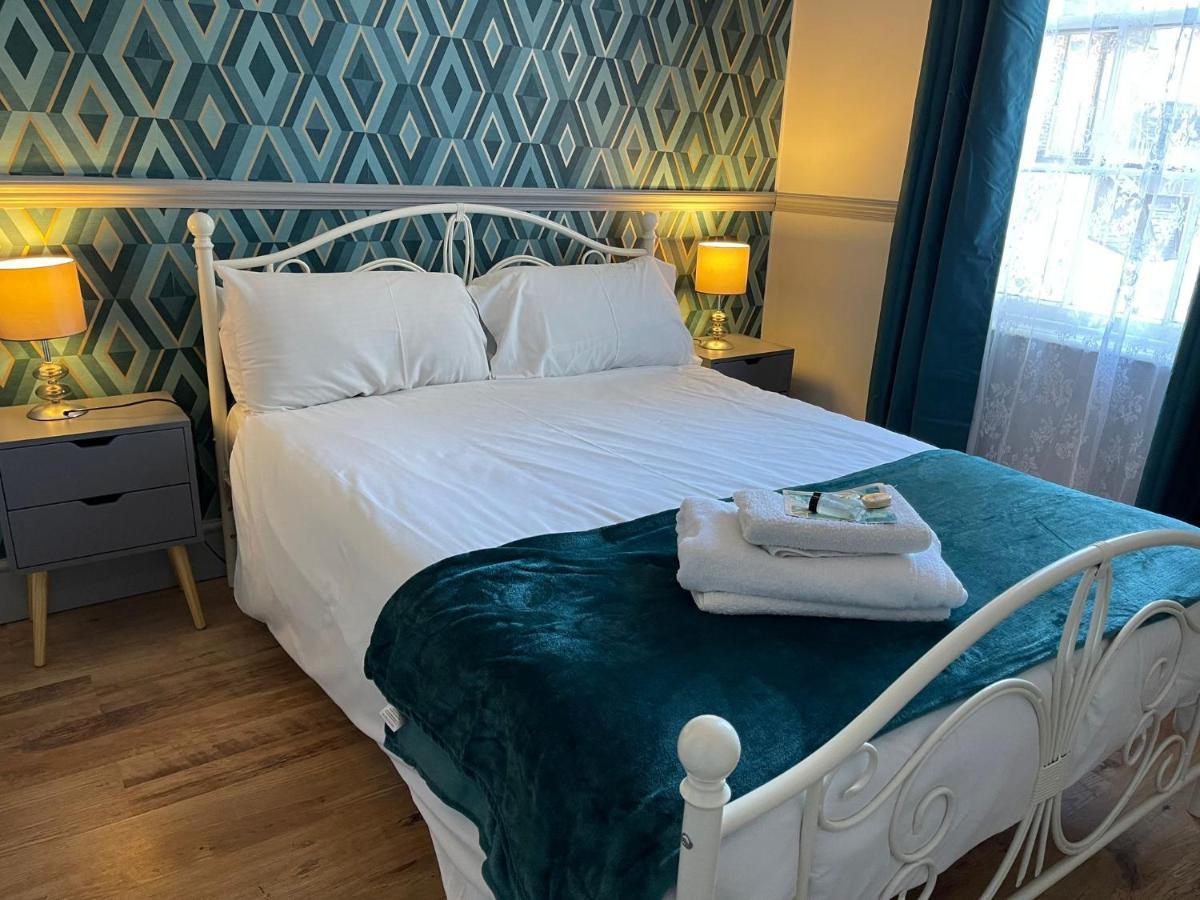 Lilyrose Hotel Γουίτμπι Εξωτερικό φωτογραφία