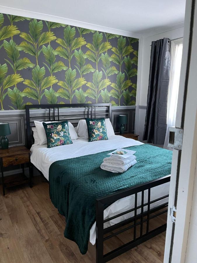 Lilyrose Hotel Γουίτμπι Εξωτερικό φωτογραφία