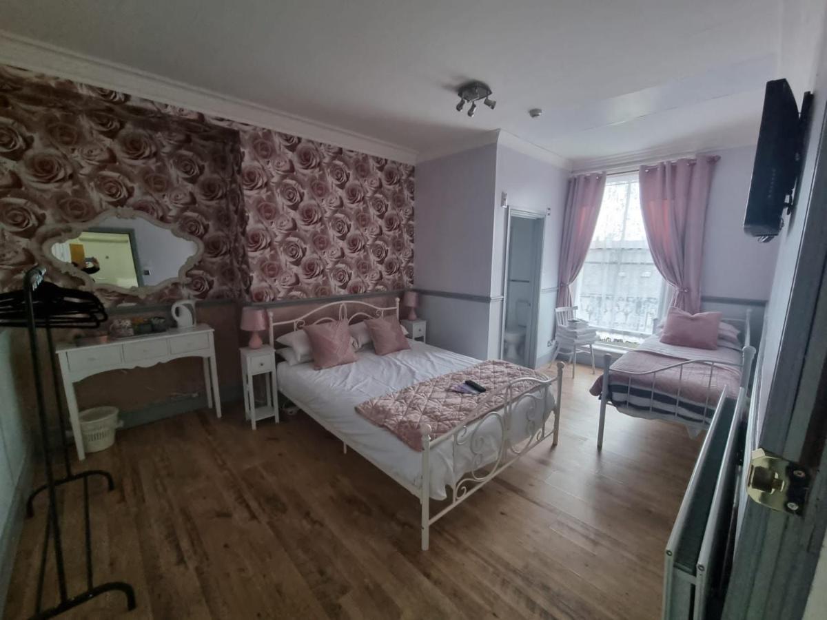 Lilyrose Hotel Γουίτμπι Εξωτερικό φωτογραφία