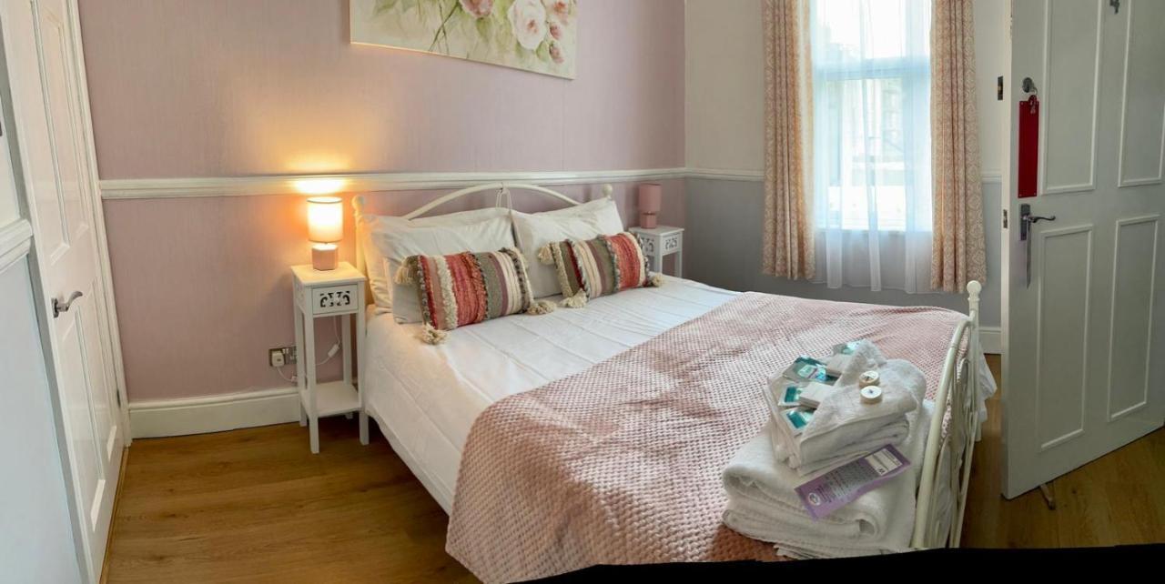 Lilyrose Hotel Γουίτμπι Εξωτερικό φωτογραφία