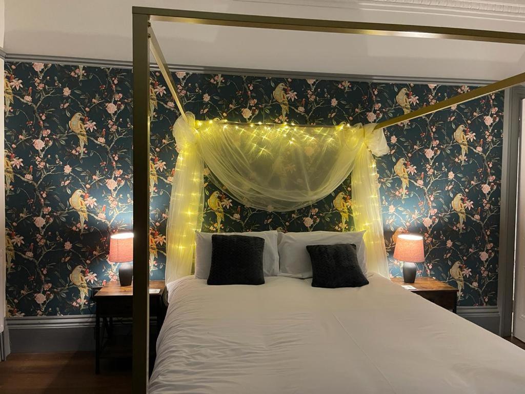 Lilyrose Hotel Γουίτμπι Δωμάτιο φωτογραφία