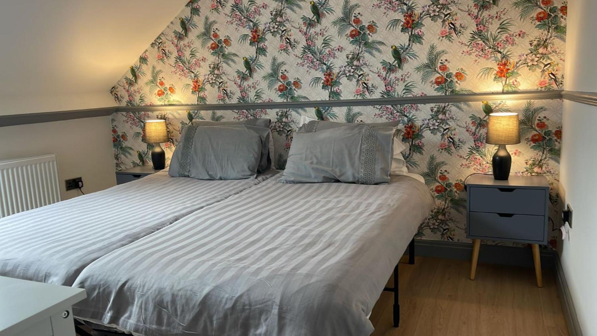 Lilyrose Hotel Γουίτμπι Εξωτερικό φωτογραφία