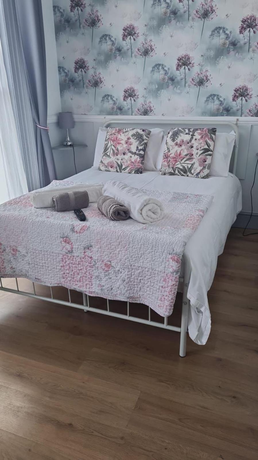 Lilyrose Hotel Γουίτμπι Εξωτερικό φωτογραφία