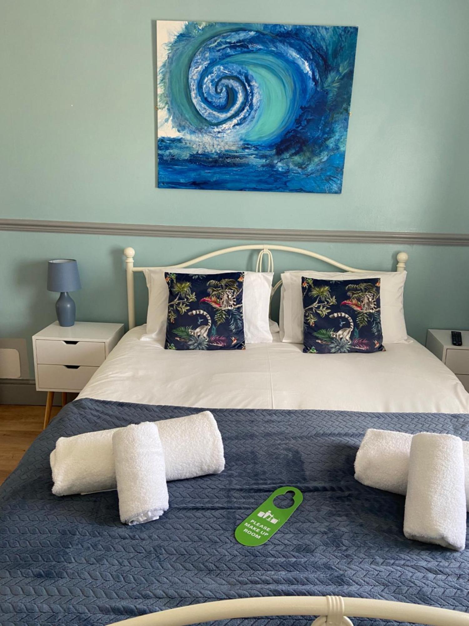 Lilyrose Hotel Γουίτμπι Εξωτερικό φωτογραφία